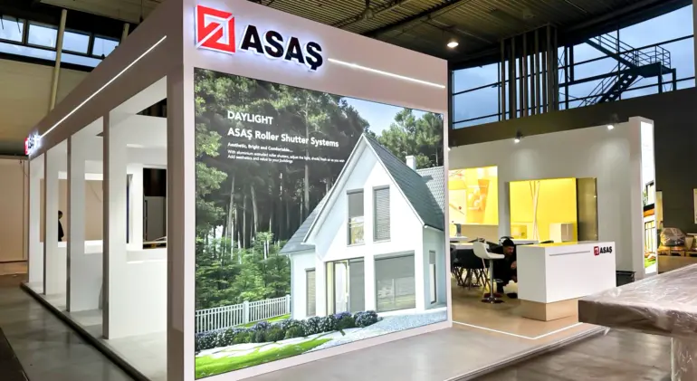 Asas R+T24 Fuarstandi Wawainteriors