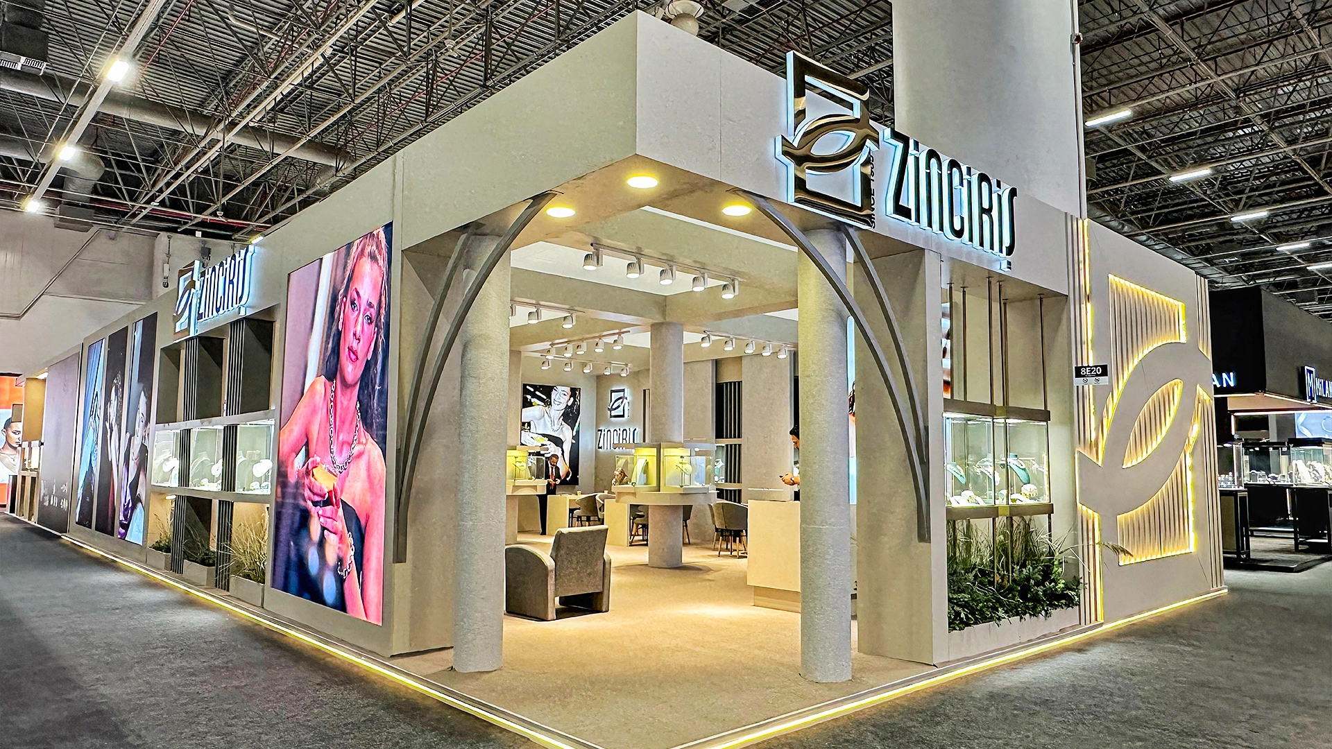 Zinciris IJS25 Fuarstandi Wawainteriors